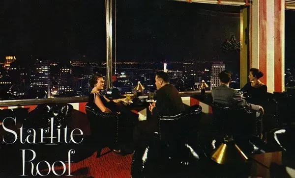 El "Cumpleaños" del despertar de Neville en el Hotel Sir Francis Drake en San Francisco (20 de julio de 1959)